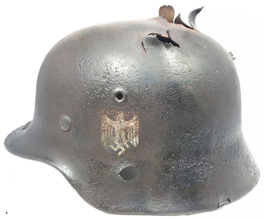 Wehrmacht helmet M40 / from Stalingrad
