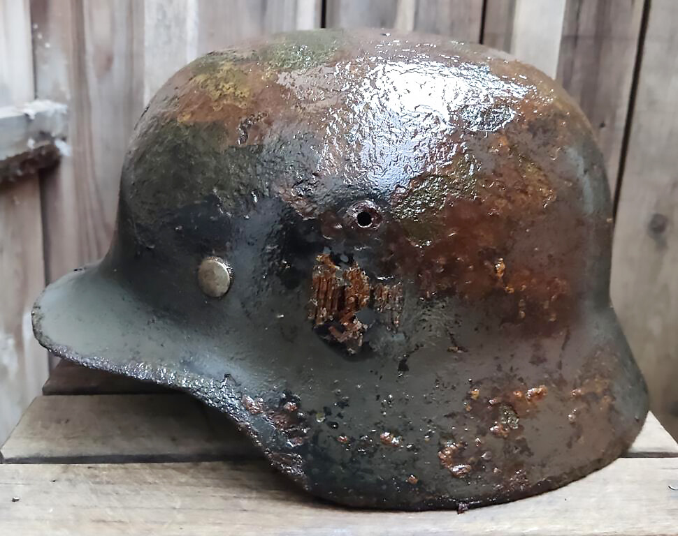Wehrmacht helmet M40 / from Novgorod