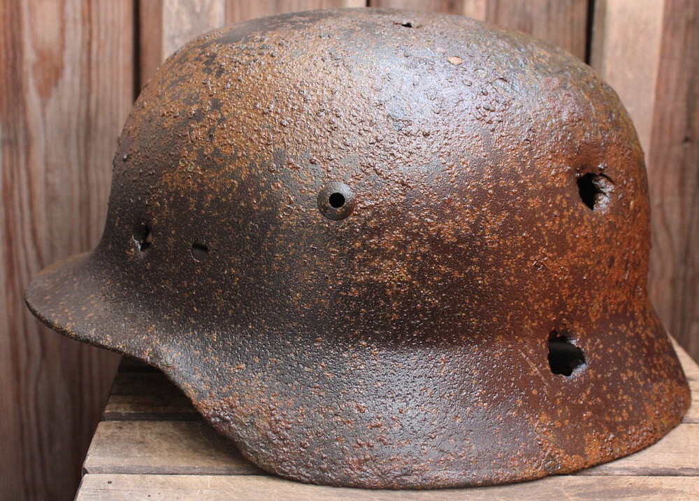 German helmet M35 / from Leningrad