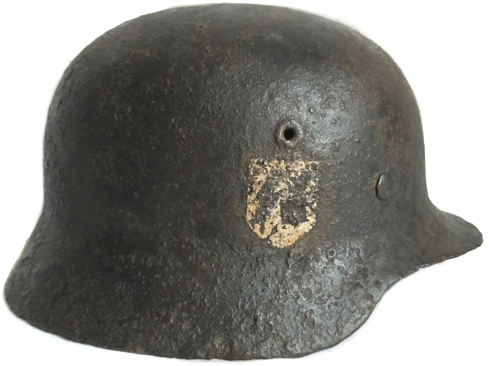 Waffen SS helmet M40 / from Karelia