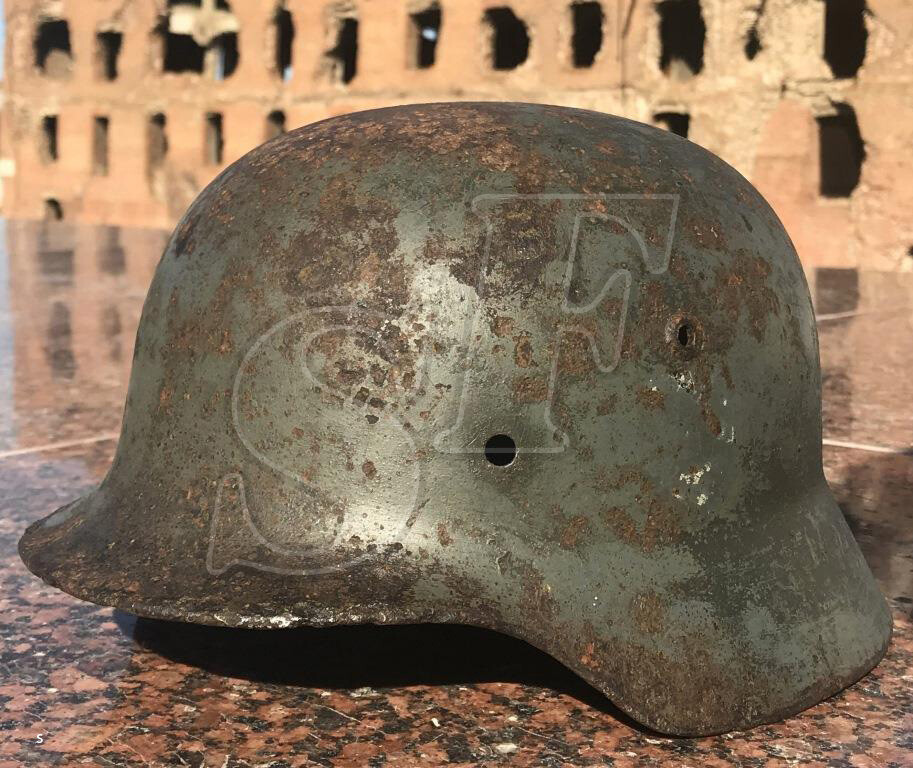 German helmet M35 (DD) / from Stalingrad