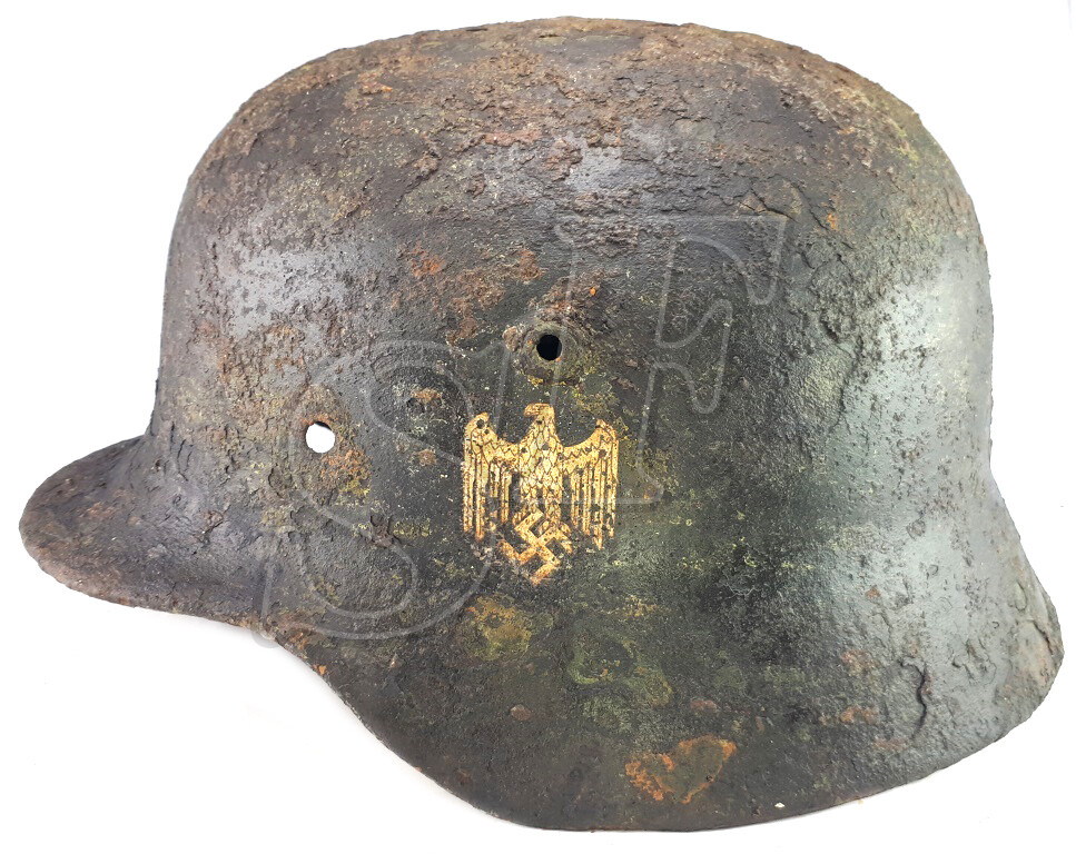 Wehrmacht helmet M40 / from Leningrad