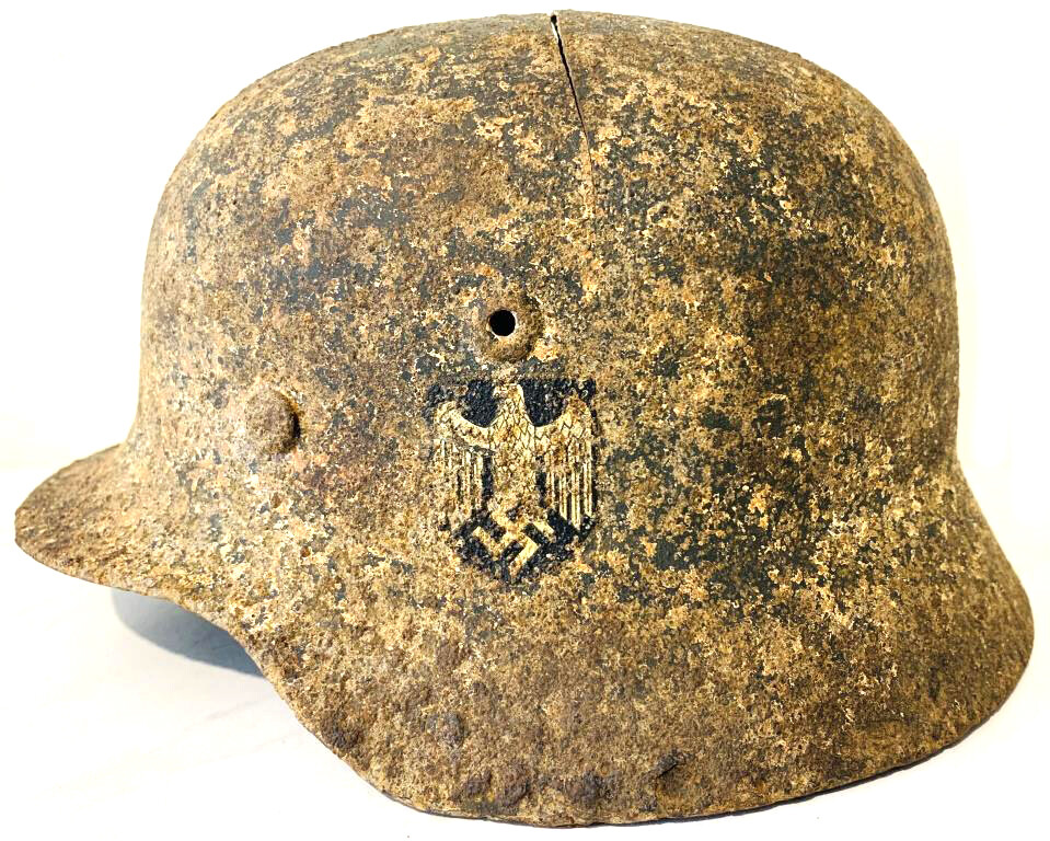 Wehrmacht helmet M40 / from Voronezh