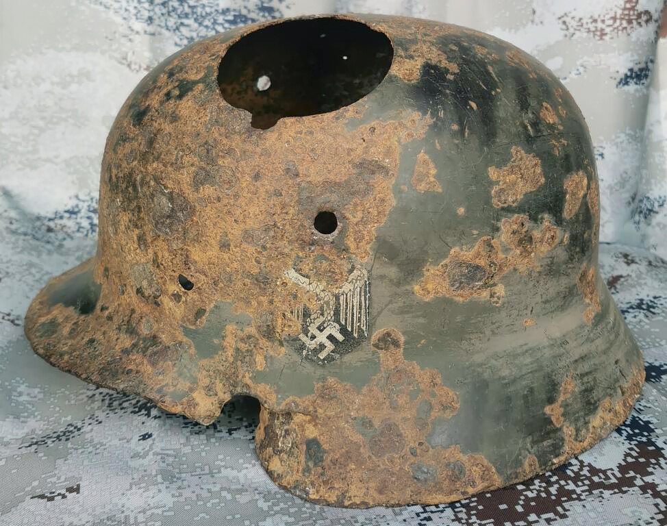 Wehrmacht helmet M35 DD / from Stalingrad