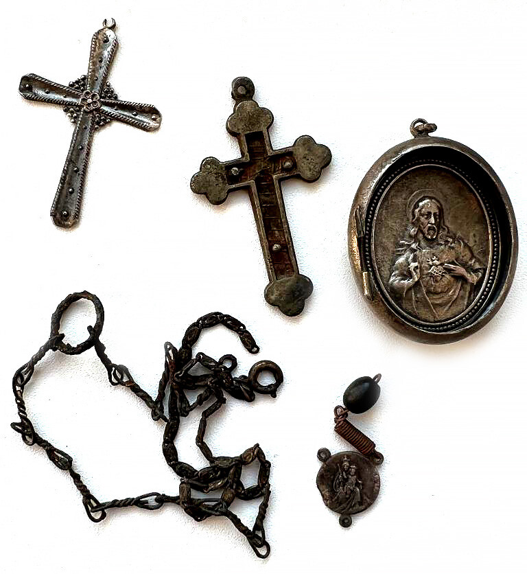 Catholic pendants / from Leningrad