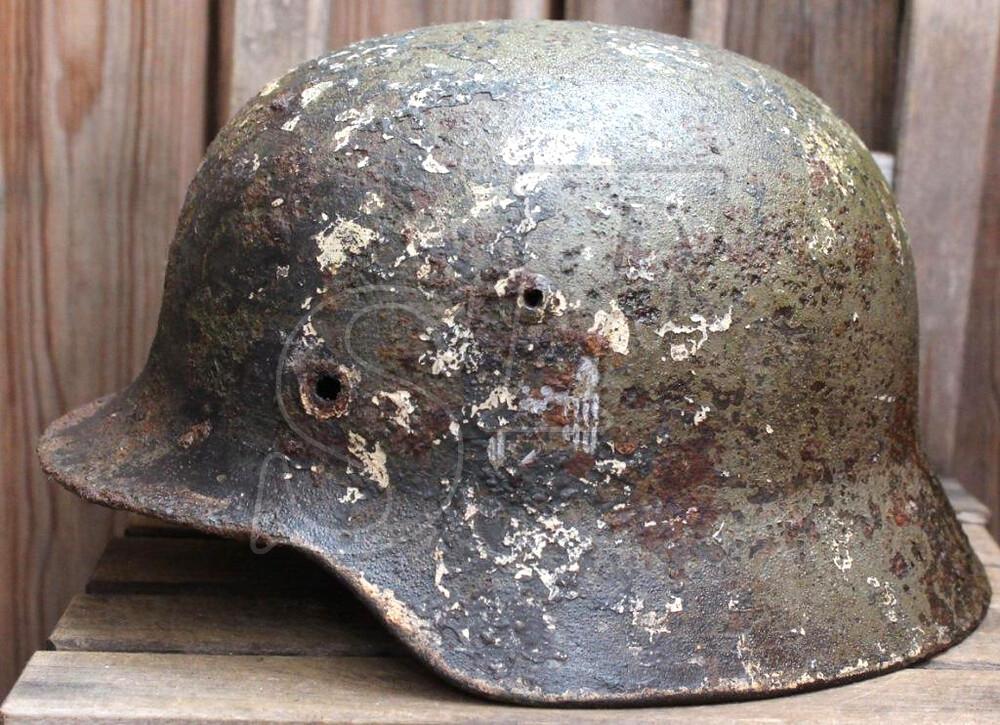Wehrmacht helmet M35 / from Novgorod