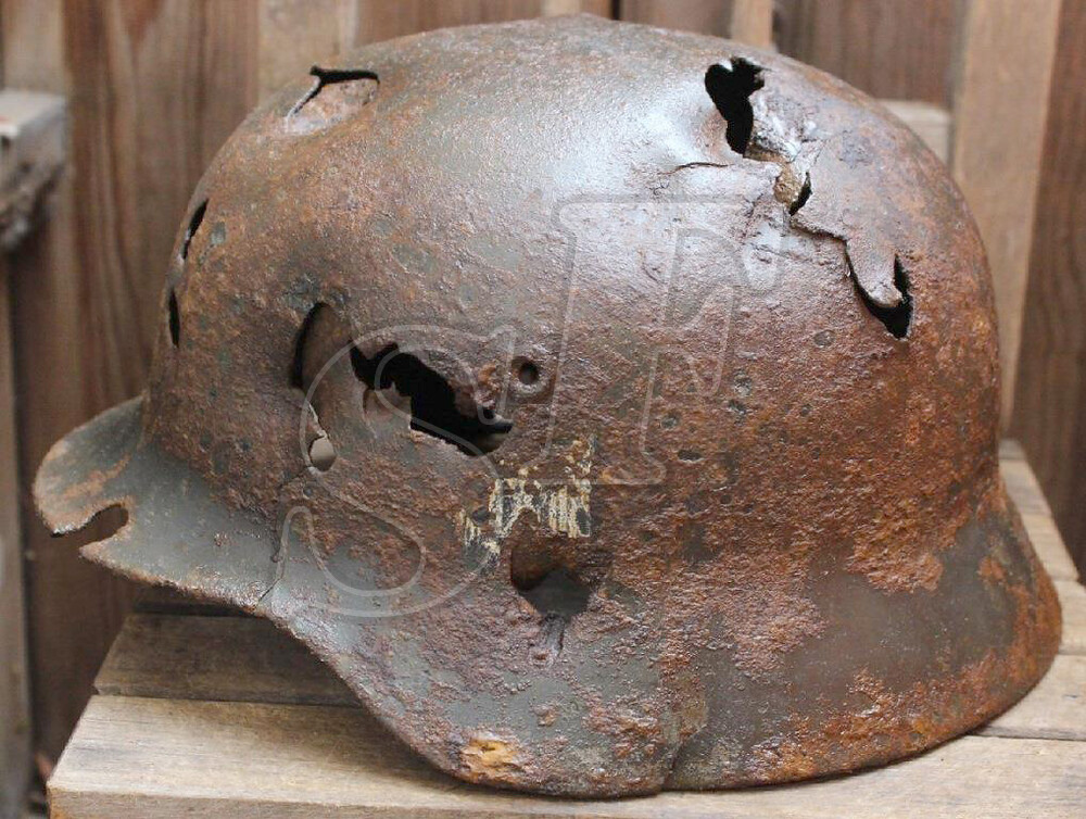 Wehrmacht helmet M40 / from Voronezh