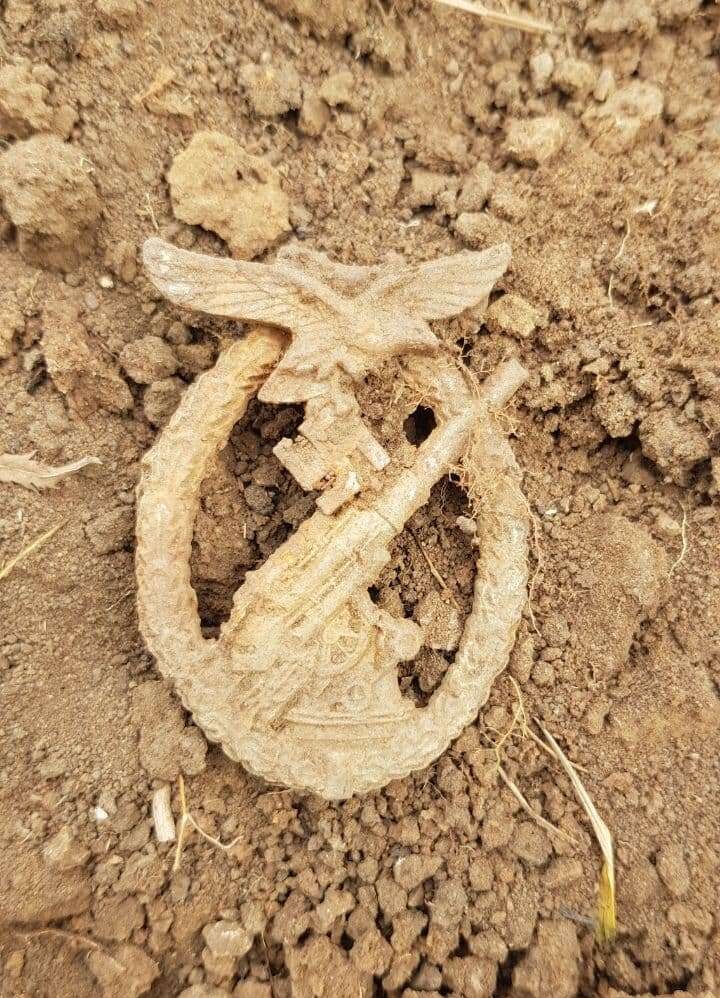 Anti-Aircraft Flak Battle Badge by Brehmer, Gustav / from Stalingrad