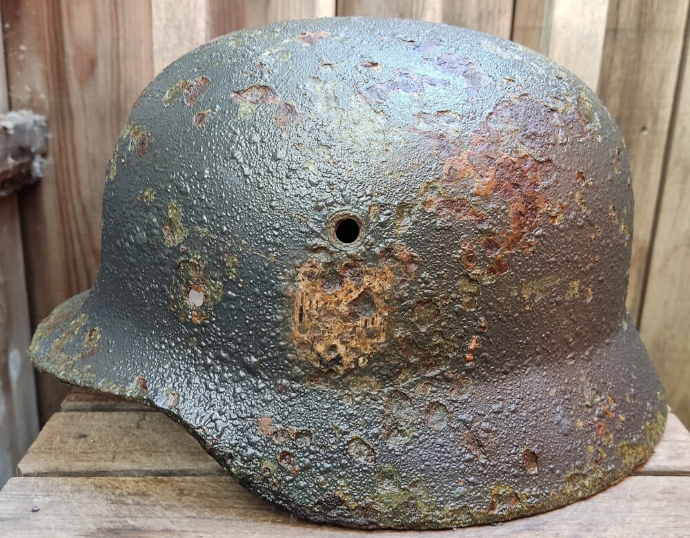 Wehrmacht helmet M35 DD / from Novgorod