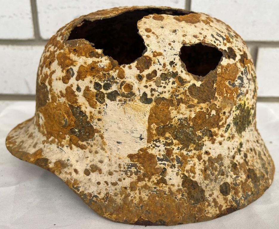 Winter camo German helmet M40 / from Demyansk