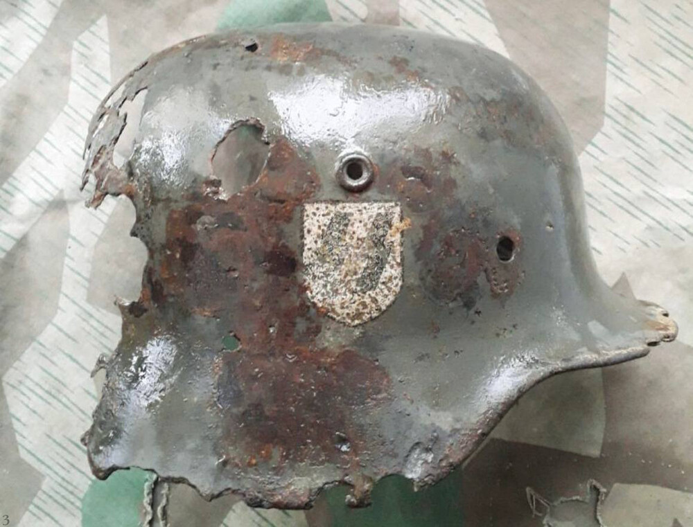 Waffen-SS helmet M40 / from Rzhev