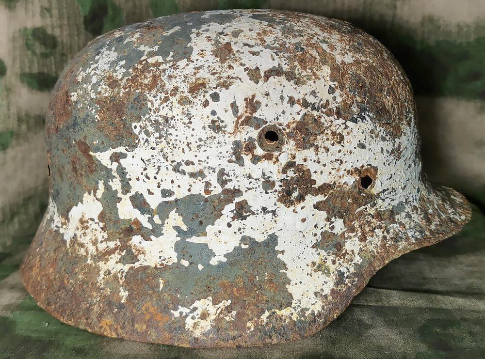 Winter camo German helmet M35 / from Stalingrad