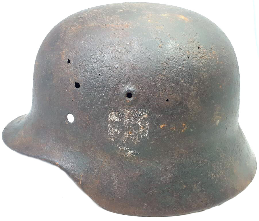 Wehrmacht helmet M40 / from Stalingrad