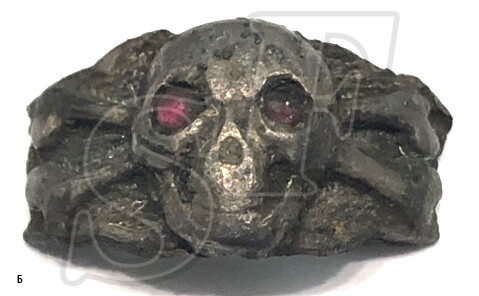 Skull ring / from Novgorod