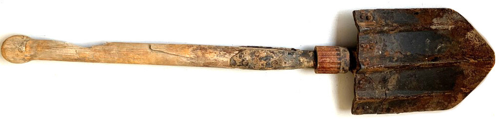 Folding German shovel