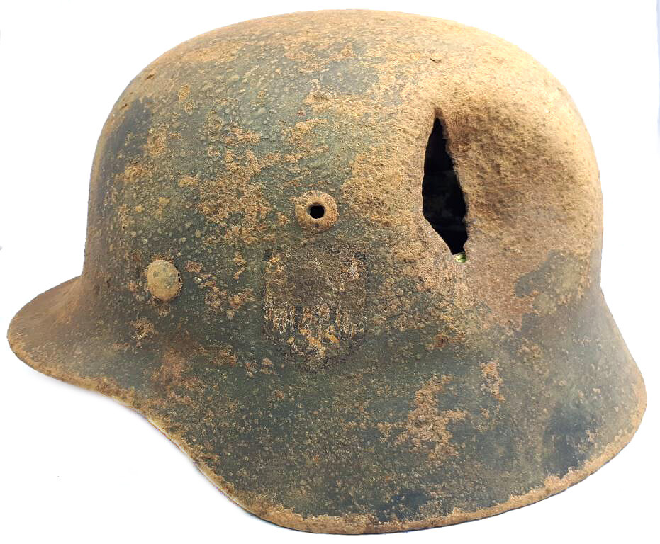 Wehrmacht helmet M35 / from Stalingrad
