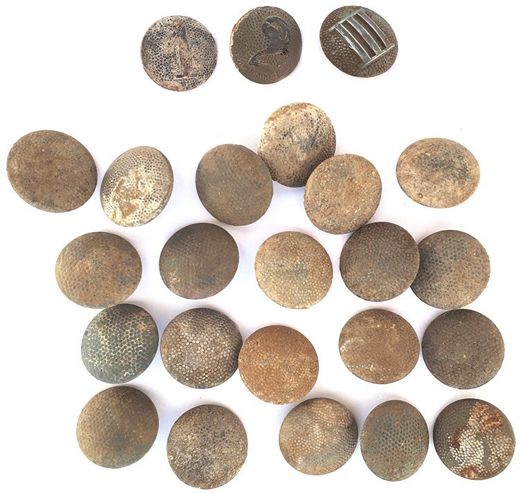 Wehrmacht tunics buttons / from Stalingrad