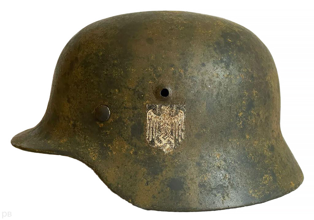 Wehrmacht helmet M35 / from Stalingrad