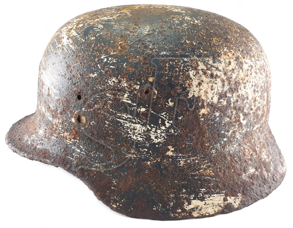 Wehrmacht helmet M35 / from Leningrad