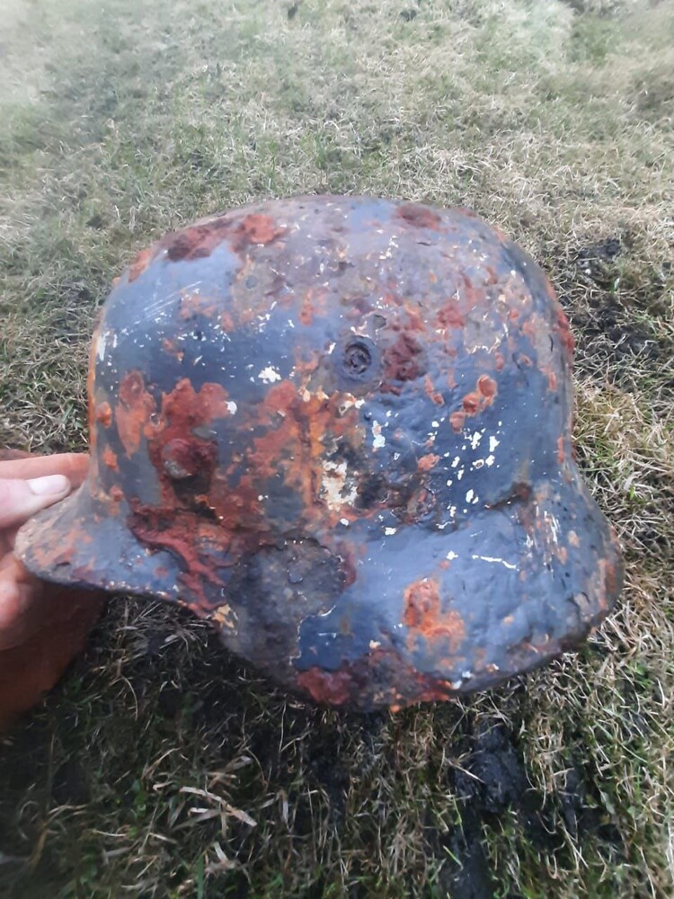 Waffen SS helmet M35 DD / from Staraya Rusa