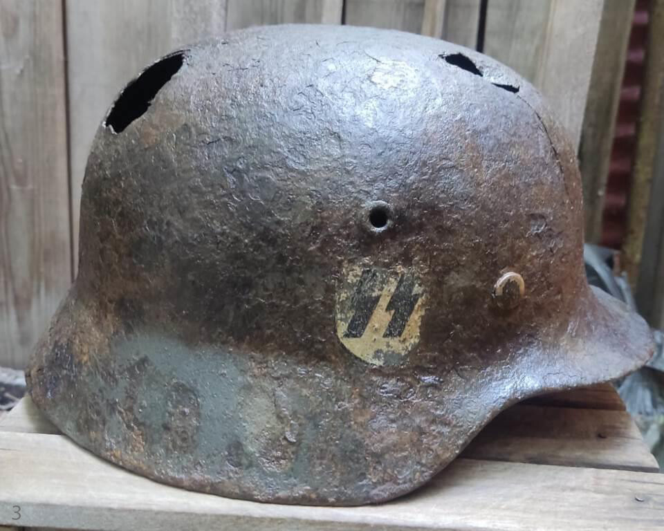 Waffen SS helmet M40 / from Demyansk