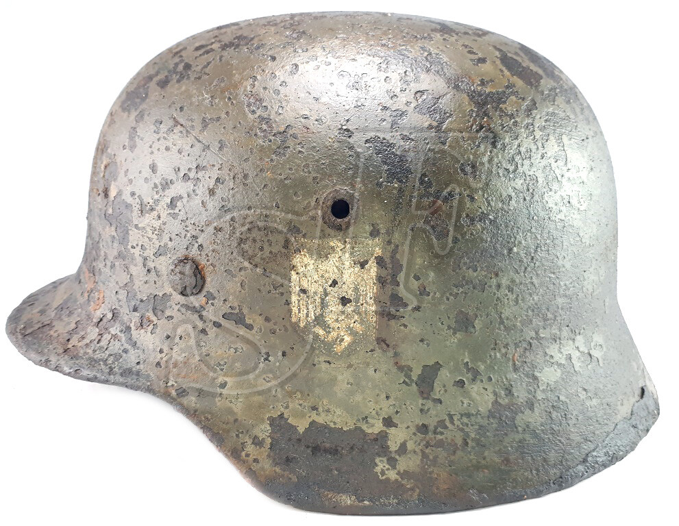 Wehrmacht helmet M40 / from Leningrad