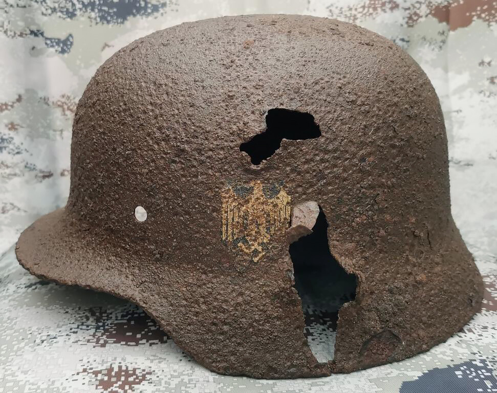 Wehrmacht helmet M0 / from Stalingrad