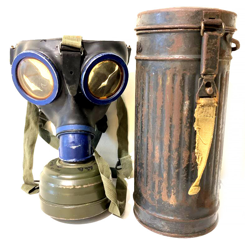 Gas mask with a canister / from Stalingrad