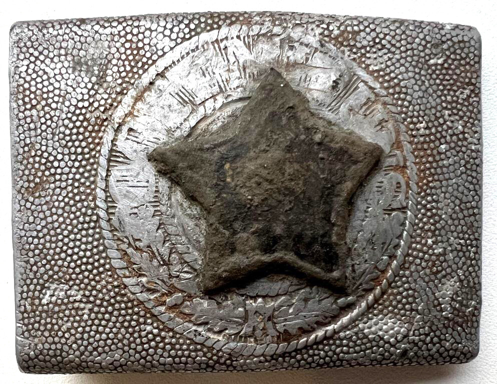 Partisan belt buckle / from Smolensk