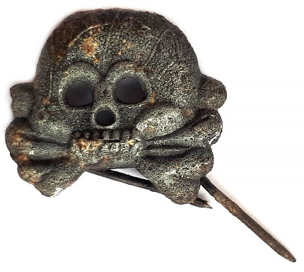 Panzer collar tab skull / from Stalingrad