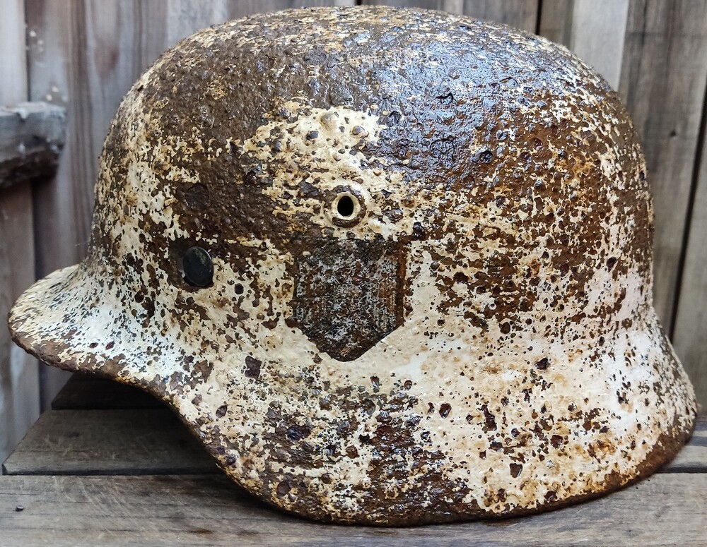 Winter camo Wehrmacht helmet M40 / from Stalingrad