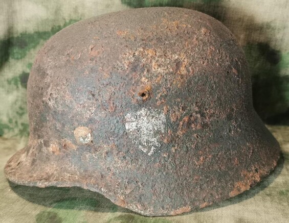 Wehrmacht helmet M40 / from Stalingrad