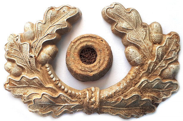 Wehrmacht visor cap wreath / from Stalingrad