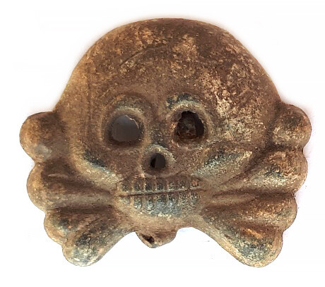 Panzer collar tab skull