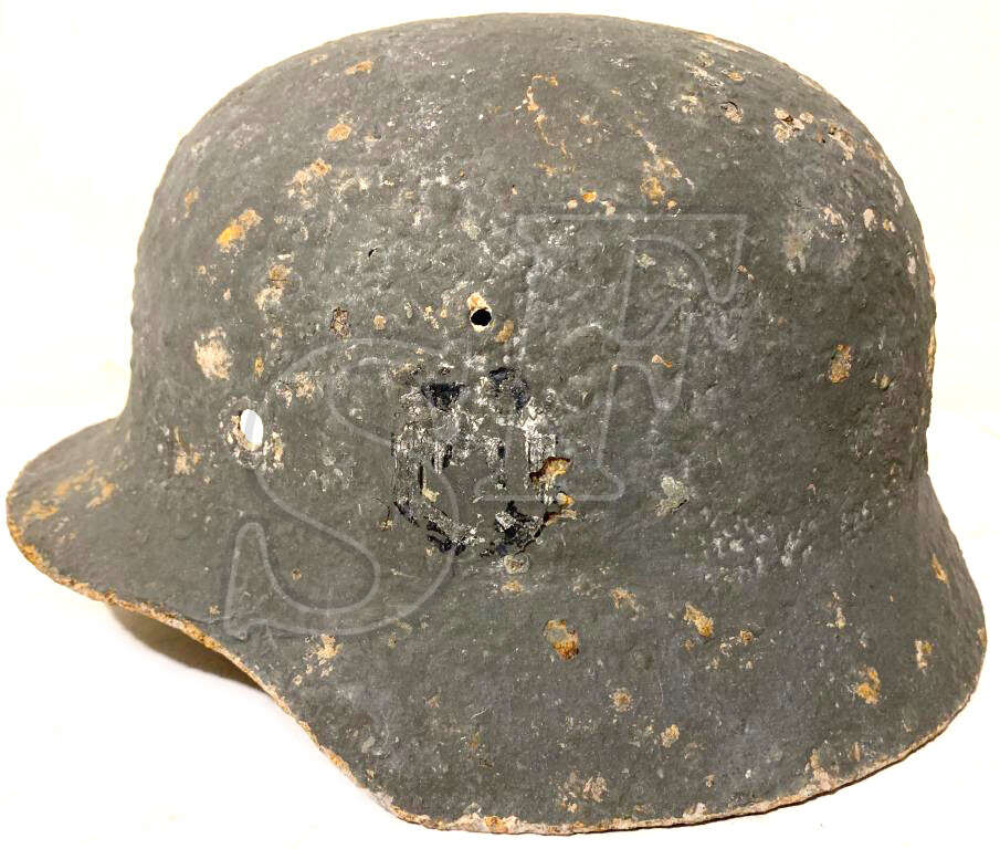 Wehrmacht helmet M35 / from Stalingrad