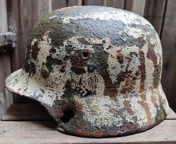 Winter camo Wehrmacht helmet M40 / from Novgorod