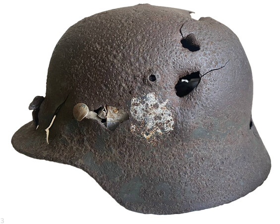 Wehrmacht helmet M35 / from Kursk