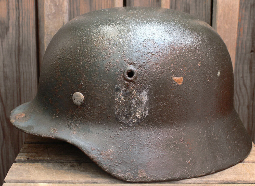 Wehrmacht helmet M40 / from Velikiye Luki