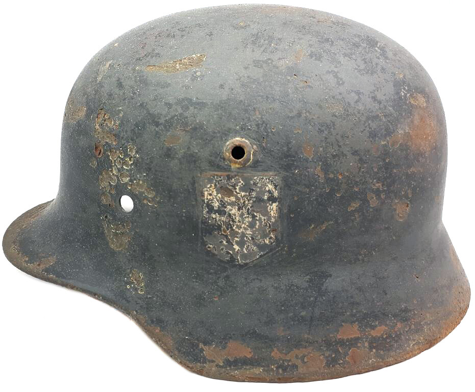 Wehrmacht helmet M35 / from Stalingrad