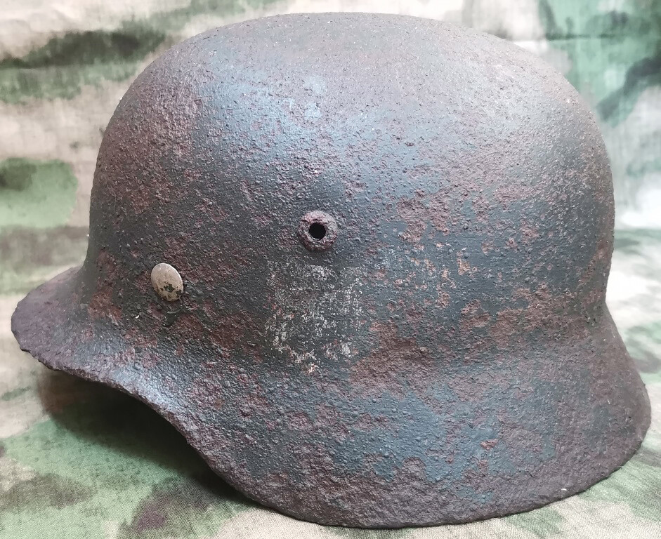 Wehrmacht helmet M35 DD / from Stalingrad