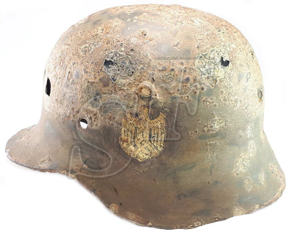 Wehrmacht helmet М35 DD / from Stalingrad
