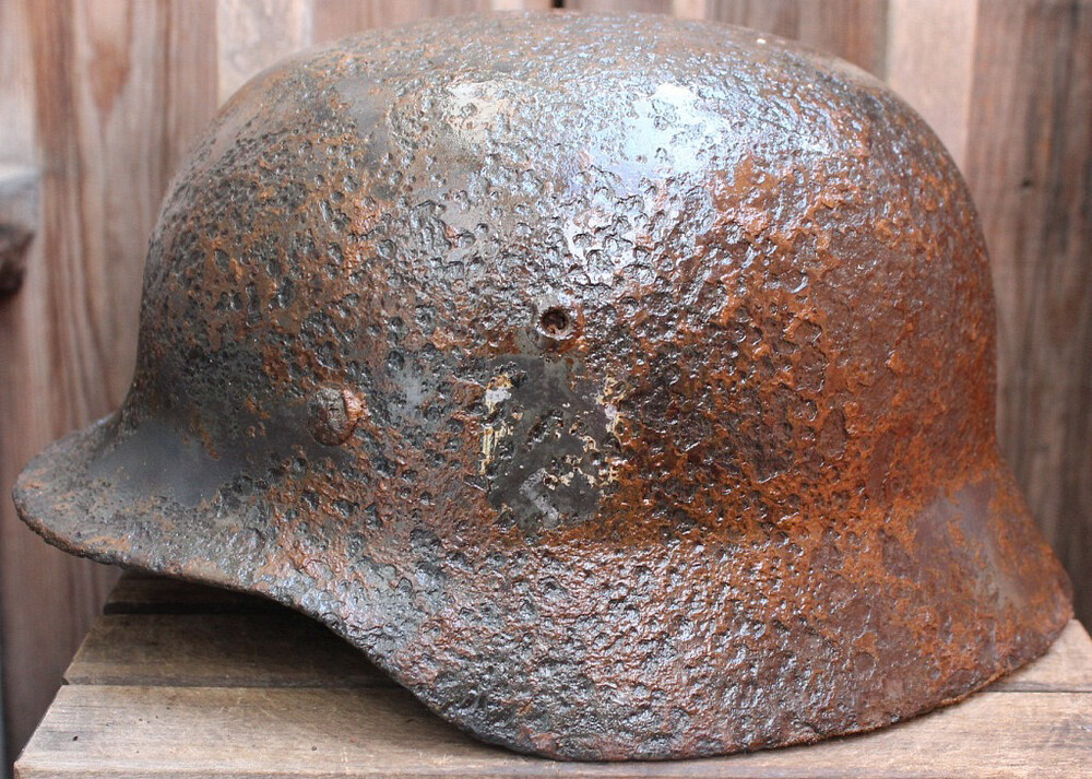 Wehrmacht helmet M35 / from Novgorod