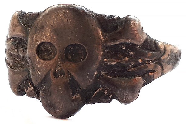 Skull ring / from Stalingrad