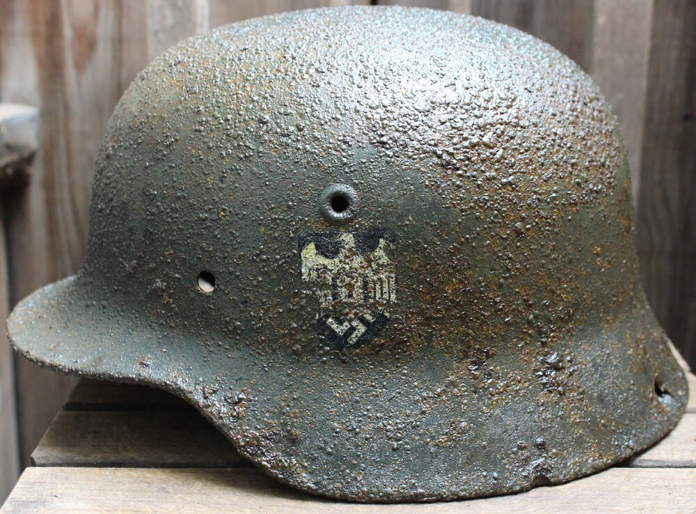 Wehrmacht helmet M40 / from Orel