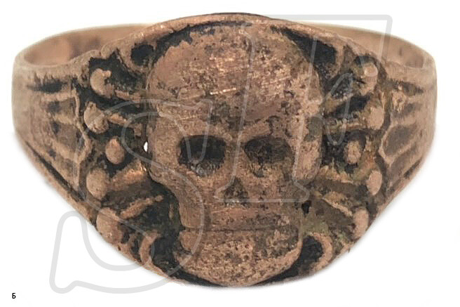 Skull ring / from Novgorod