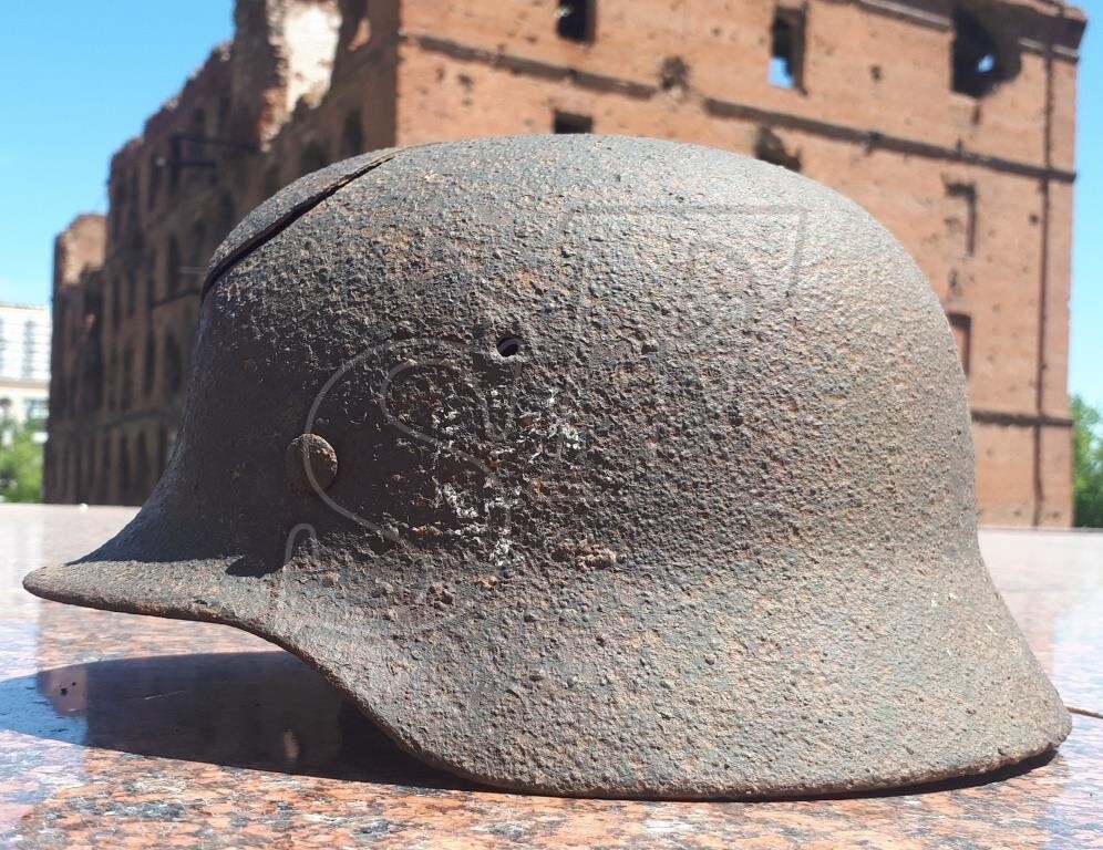 German helmet М40 from Stalingrad region