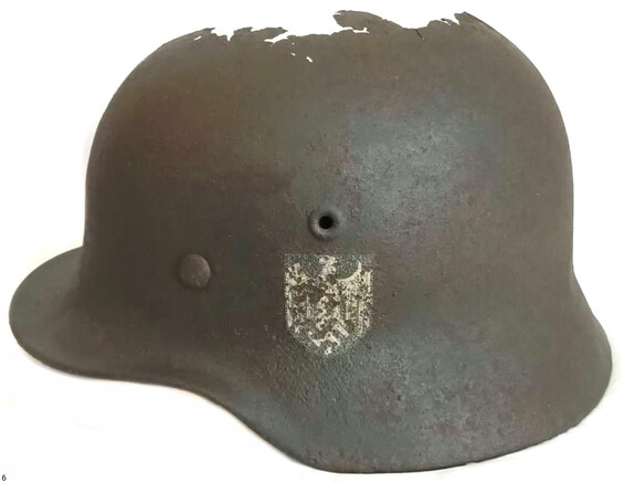 Wehrmacht helmet M40 / from Stalingrad