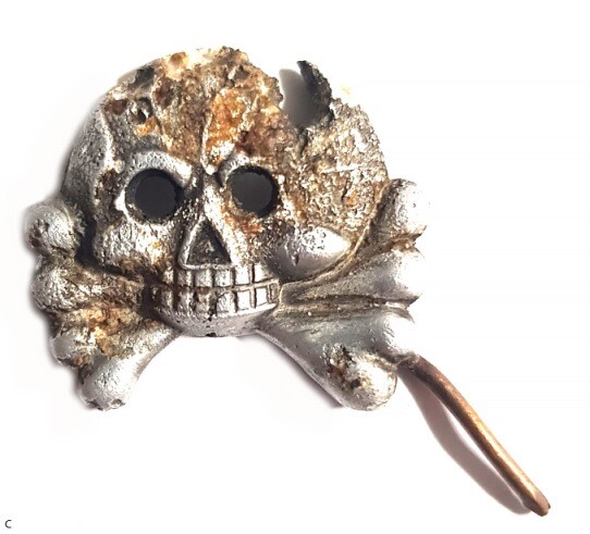 Panzer collar tab skull / from Königsberg
