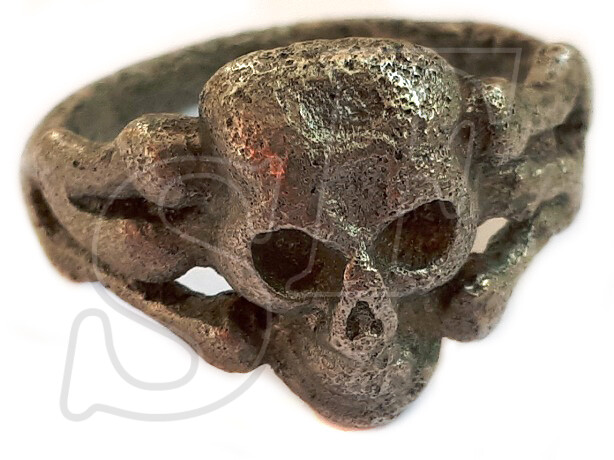 Skull ring / from Stalingrad