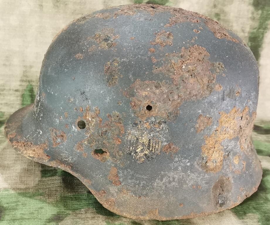 Wehrmacht helmet M40 / from Stalingrad